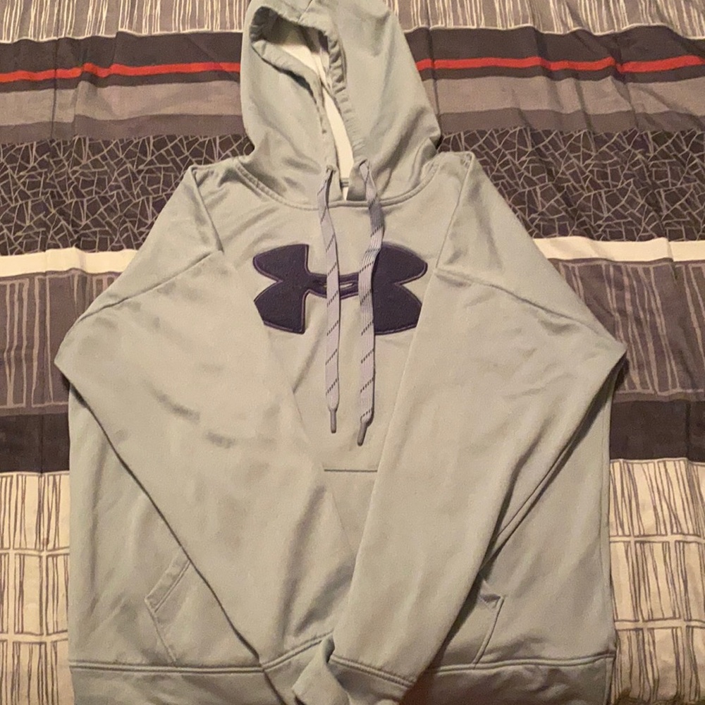 Women’s under armour sweatshirt